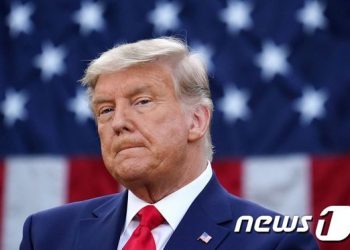 트럼프, 조지아주 재검표 맹비판 “시간 낭비…중단돼야”