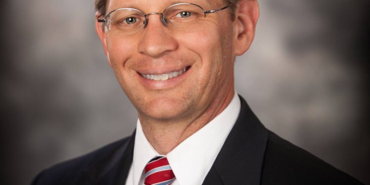 “온라인 수업 받는 학생들 성적 떨어져 큰일”