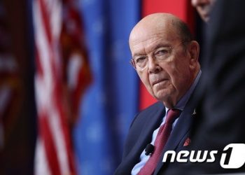 떠나는 美상무장관 “중국, 아시아 최대 군사·경제 위협”