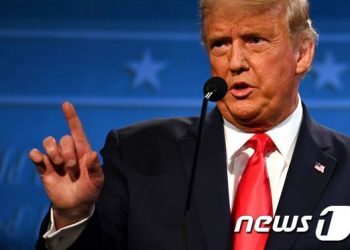 트럼프 “1인당 지원 600달러 너무 적다” 부양책 서명 안할수도