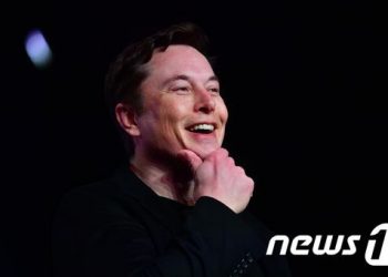 머스크 “애플에 테슬라 600억달러에 매각하려 했다”