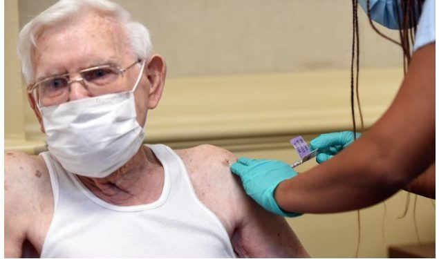 한국전·2차대전 참전용사 AL 첫 백신 접종