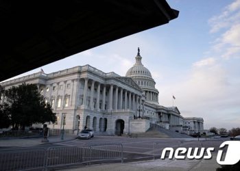 美의회, 1000조원 부양책 통과…트럼프 서명만 남았다
