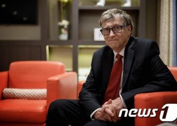 빌 게이츠 “백신 나왔지만 향후 4~6개월이 가장 암울할 것”