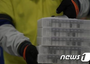 화이자 백신 공급 시작됐지만 美국민 63%만 접종하겠다