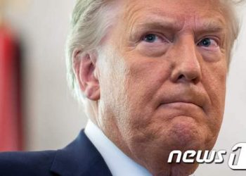 美선거인단 바이든 승리 확정했지만 트럼프는 ‘마이웨이’