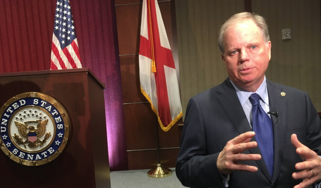 더그 존스 앨라배마 상원의원, 유력한 법무장관 후로로 떠올라