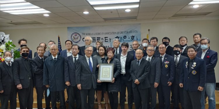 고 김학봉 회장 동포장 추모예배 생전 지인들 참석한 가운데 엄수