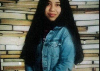 이렇게 생긴 소녀 보셨나요?