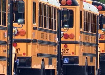 앨라배마 주지사 “2021년 대면수업 합시다”