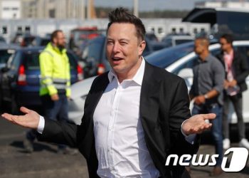 머스크 “테슬라 주가, 언제든 폭락할 수 있다”