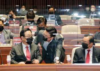 철야농성에 장외투쟁·필리버스터까지…모든 패 꺼내든 국민의힘