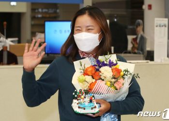 ‘금의환향’ 고진영 “CME 우승·상금왕 마무리…응원해주셔서 가능”