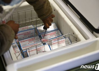 모더나 백신 한국 위탁생산?…당국 “협력방안 구체적 계획 추진”