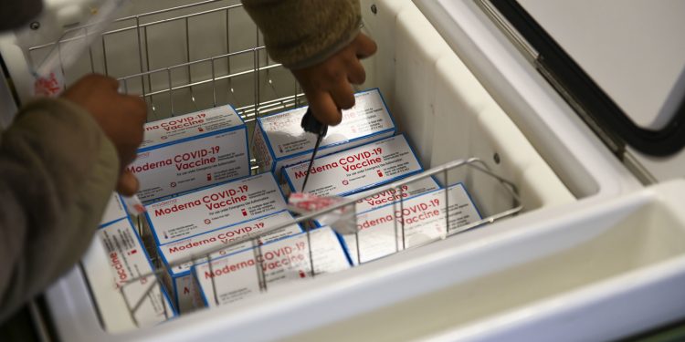 모더나 백신 한국 위탁생산?…당국 “협력방안 구체적 계획 추진”