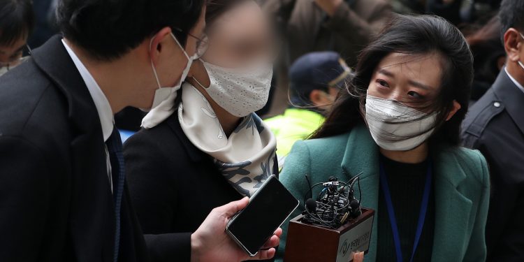 법원, 정경심 동양대 표창 위조 인정…딸 부산대의전원 입학 취소되나
