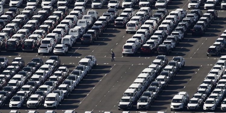 ‘법정관리’ ‘노사갈등’ 리스크 휩싸인 한국 중견車 3사…반등 가능할까