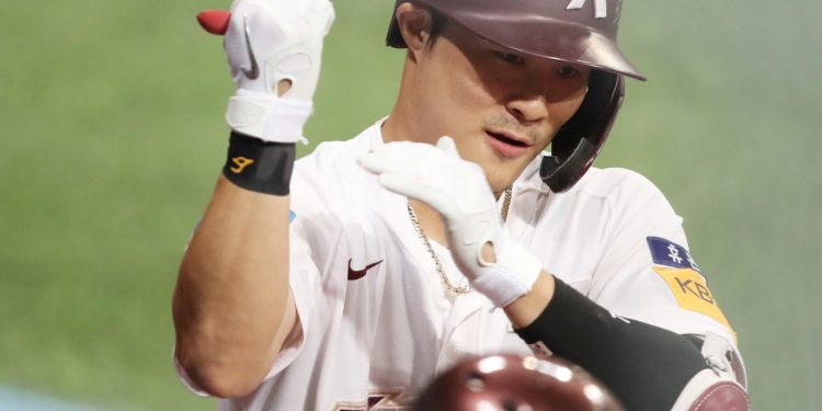 샌디에이고 트리뷴 “김하성, 파드리스와 4년 총 2500만 달러에 계약”