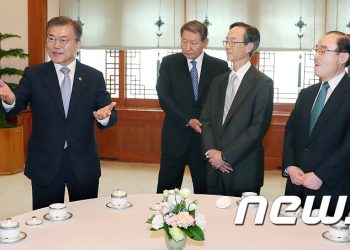 전직 주미대사들 “바이든 행정부, 북핵 단계적 접근할 것”