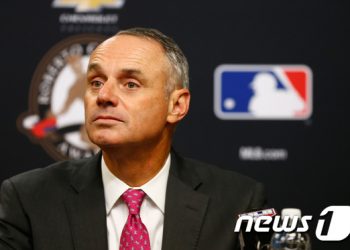 MLB 커미셔너 “스프링캠프 정상 진행…162게임 시즌 준비해 달라”