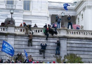 의회 난입사태에 각종 SNS 트럼프 게시물 ‘전격차단’