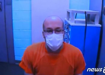 美약사, 코로나 백신 500회분 폐기해 놓고 “종말 막으려고”