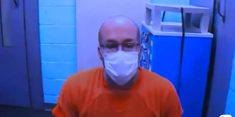 美약사, 코로나 백신 500회분 폐기해 놓고 “종말 막으려고”