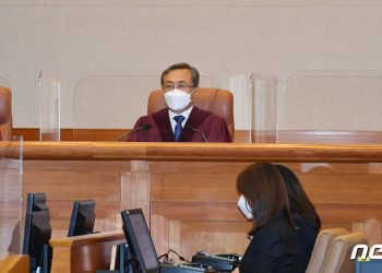 野 ‘초헌법적’ 주장했지만…헌재 “공수처는 행정부 소속”