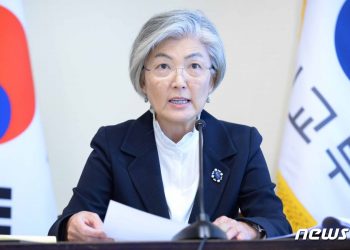 강경화 “美 신 행정부 출범…고위급 교류 통해 한미동맹 발전”