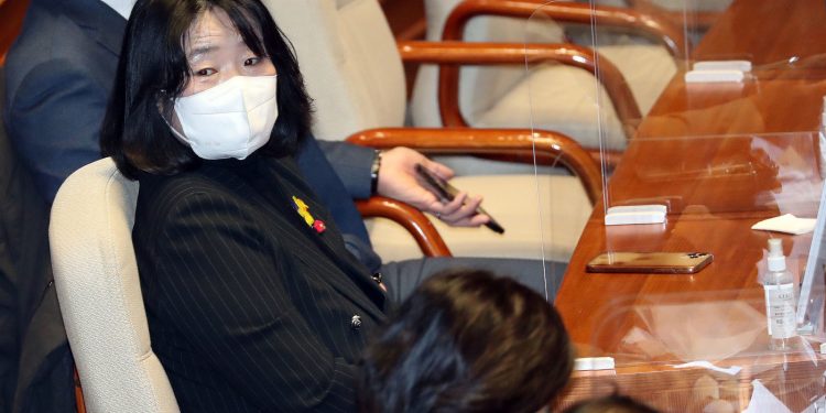 국민의힘 “윤미향 의원직 유지 자체가 이 나라의 수치…사퇴해야”