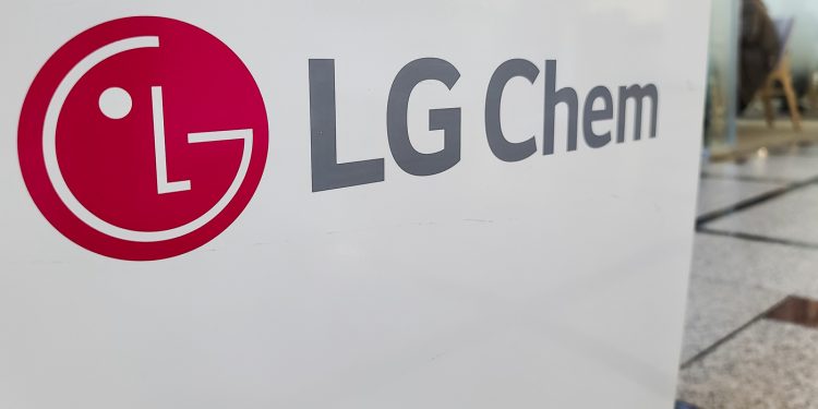 ‘동시다발’ 배터리 소송 대비하는 LG…특허 전문가 채용 나섰다