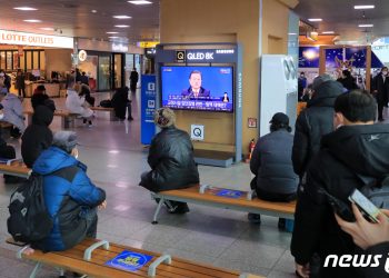문대통령 “지금 사면 말할때 아냐…윤석열 文정부 검찰총장”