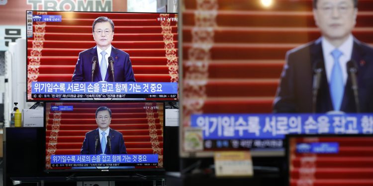 문대통령, 평화프로세스 재추진 의지…”남북 비대면으로도 대화”