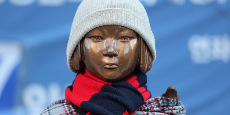 위안부 소송, 日 항소포기로 사실상 확정…외무상 “매우 유감”