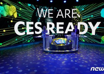 ‘청소하는 로봇’ ‘둘둘 말리는 스마트폰’…사상 첫 온라인 CES 막 올랐다