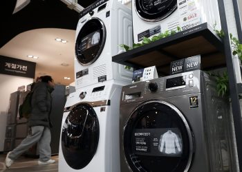 수입세탁기 세이프가드 연장…삼성·LG, 美 생산 타격 없다