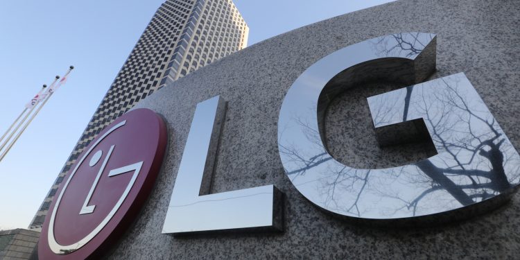 팬택 쓰러지던 날의 충격, LG폰까지 벼랑끝…통신3사도 ‘곤혹’