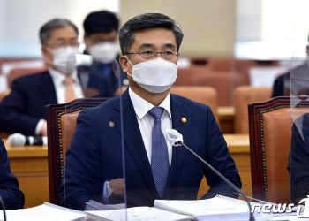 北민간인 ‘수영귀순’ 경계실패…서욱 “실망 안겨 죄송”