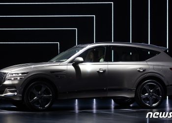 ‘에어백 10개’ GV80로 구사일생 우즈 탄 사고 차량에 미 언론들 관심