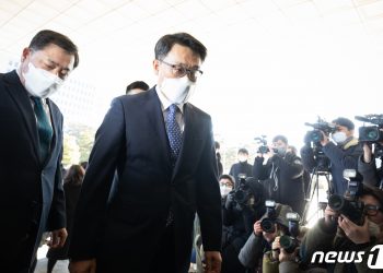 김진욱-윤석열 “고위직 수사 상호 협조”…1시간30분 첫 만남