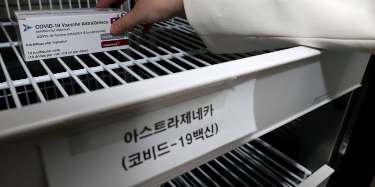 국가 원수 vs 국민, 백신 실험대상 논란