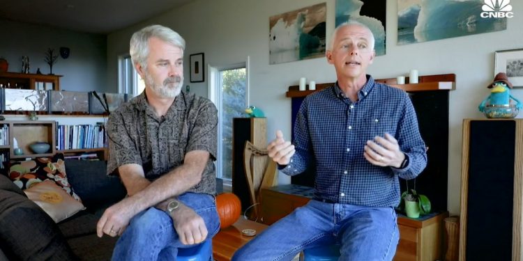 “머스크는 테슬라 창업자 아니다…4번째 CEO일 뿐”