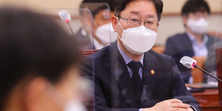 ‘원전·김학의’ 수사팀 그대로…중간간부 인사 尹의견 반영