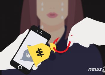 ‘저작권료 182억’ 빼돌린 멜론 전 대표 징역 3년6월…법정구속