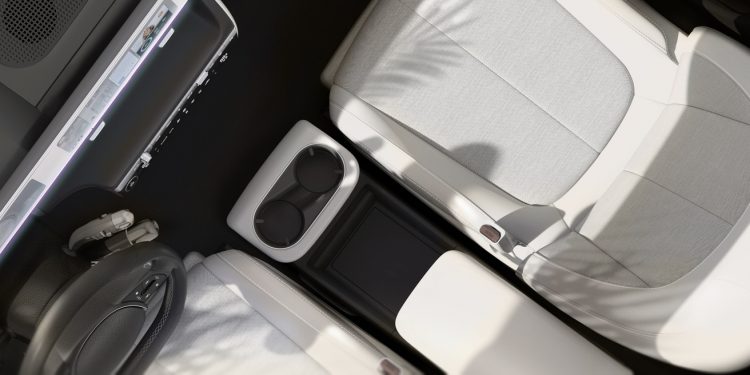 “테슬라 한판 붙자”…현대차, ‘아이오닉5’ 베일 벗는다