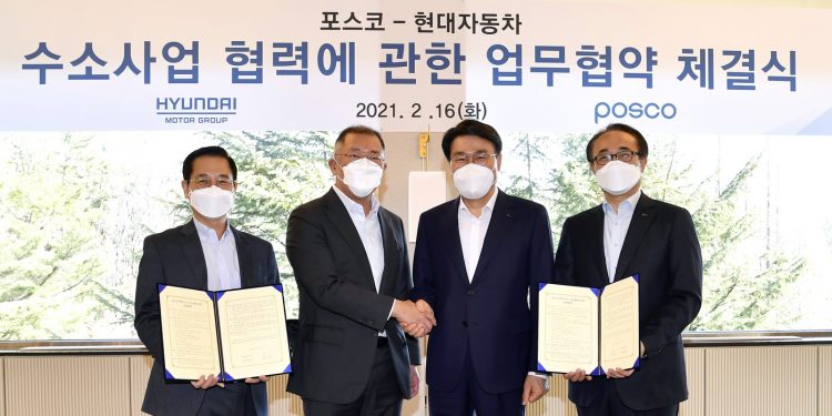 포스코 수소로 현대차 수소트럭 달린다…손잡은 재계 2·6위