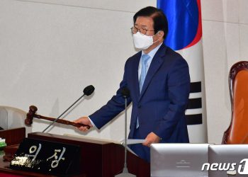 김명수 거짓말에도 헌정사 첫 법관 탄핵안…여 “사법부 견제” 야 “민주당을 탄핵”
