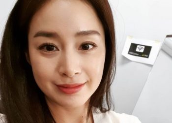 [N샷] 김태희, 각도 무시하는 여신 미모…”셀카 만족해”