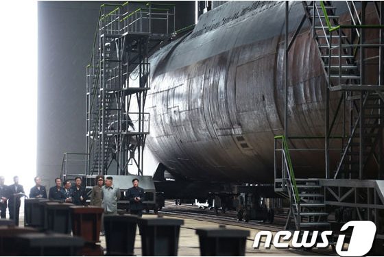 38노스 “北, 신형 SLBM용 잠수함 진수 준비하는 듯”