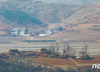 北 미사일 발사에 與 “깊은 우려” 野 “언제까지 끌려다닐 건가”